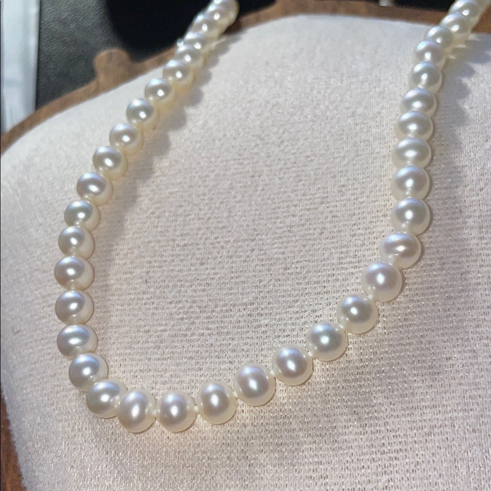 Honora Classic White Pearl Necklace - Picture 5 of 5